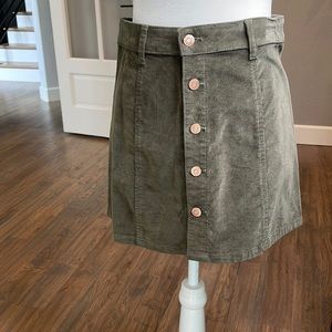 Above knee skirt. Size S. 26/3